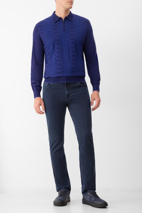 Товар синего цвета с внутренней стороны