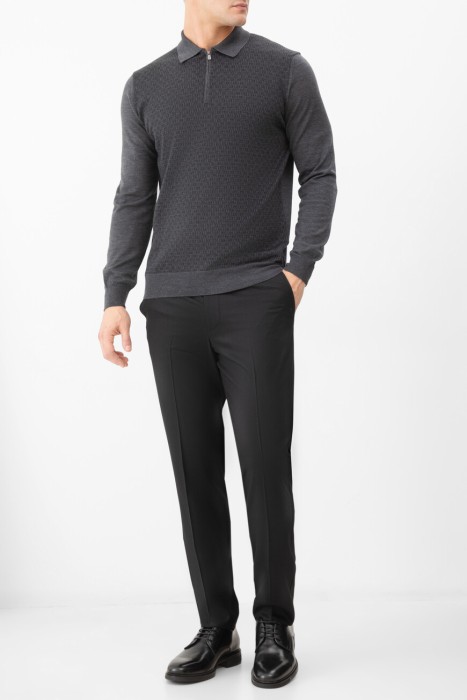 Товар серого цвета с внутренней стороны