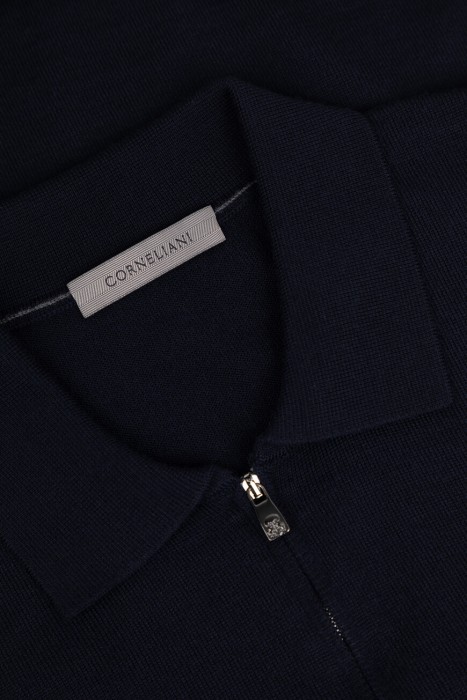 поло  из шерсти спереди