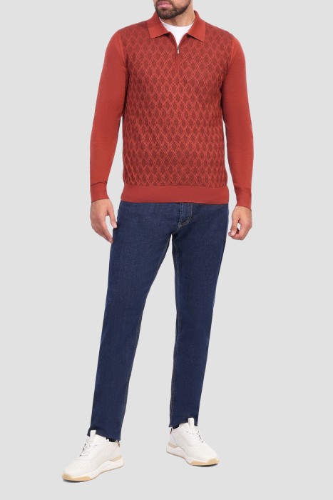 Товар оранжевого цвета с внутренней стороны