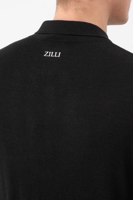 Товар черного цвета с внутренней стороны