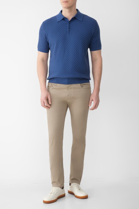 Товар синего цвета с внутренней стороны