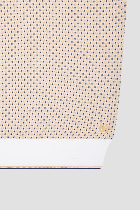 Товар черного цвета с внутренней стороны