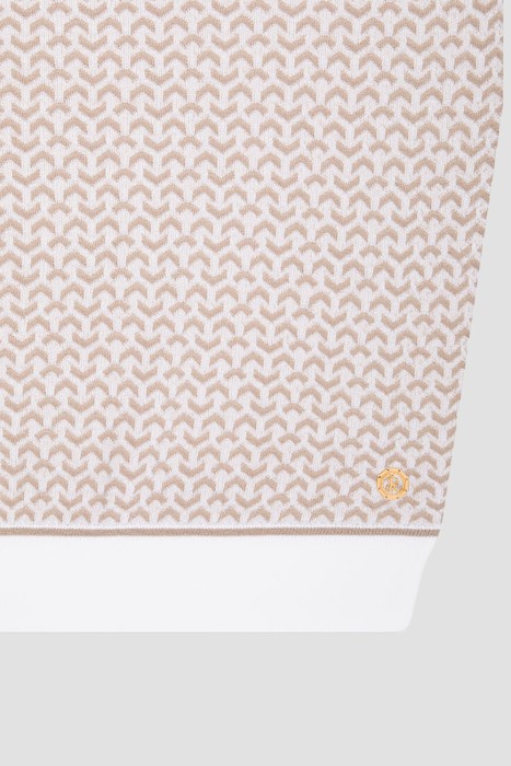 Товар черного цвета с внутренней стороны