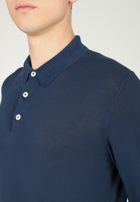 Товар голубого цвета с внутренней стороны