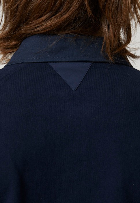 Товар синего цвета с внутренней стороны