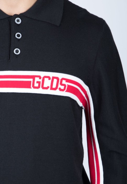 Товар черного цвета с внутренней стороны