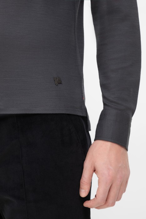 Товар серого цвета с внутренней стороны