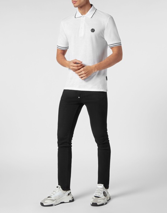 Товар белого цвета с внутренней стороны