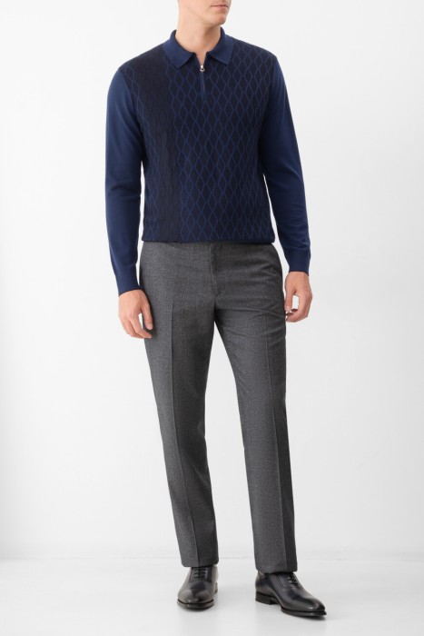 Товар синего цвета с внутренней стороны