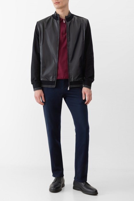 Товар бордового цвета с внутренней стороны