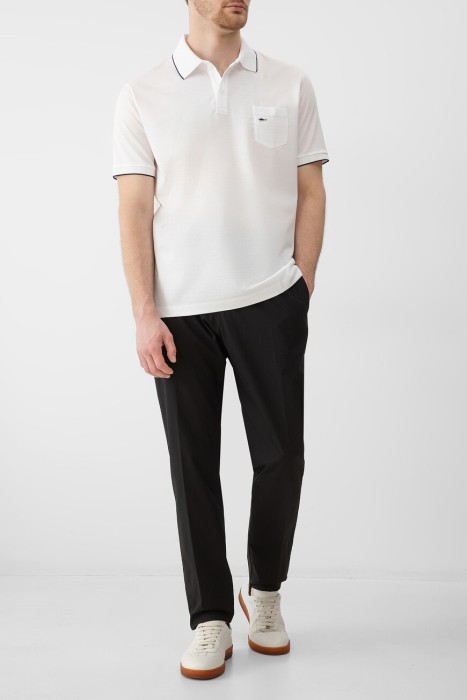 Товар белого цвета с внутренней стороны