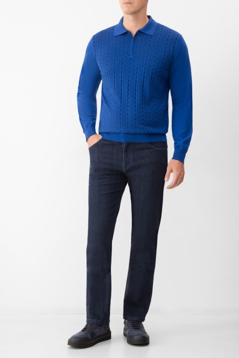 Товар синего цвета с внутренней стороны