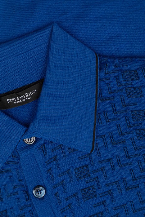 Товар синего цвета с внутренней стороны