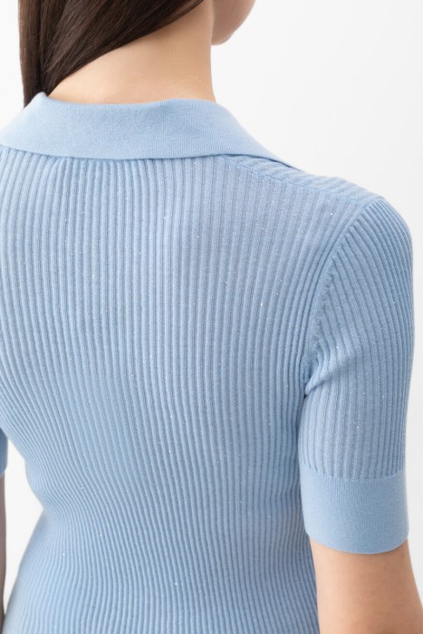 Товар голубого цвета с внутренней стороны