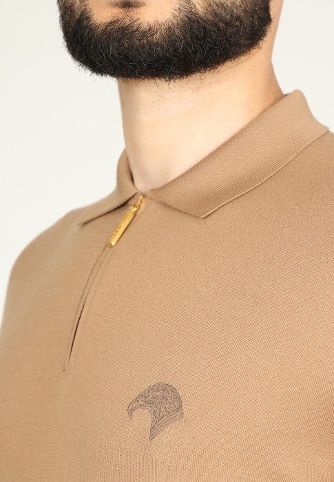 Товар коричневого цвета с внутренней стороны