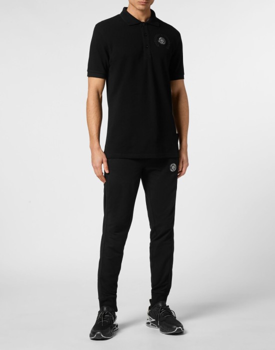 Товар черного цвета с внутренней стороны