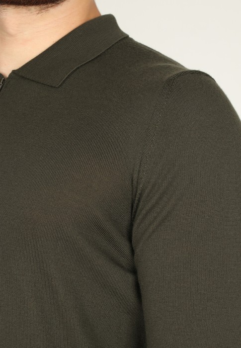 Товар зеленого цвета с внутренней стороны