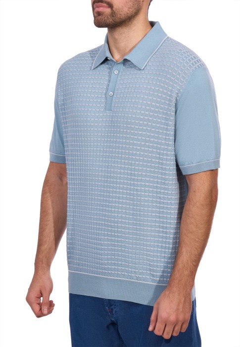 Товар голубого цвета с внутренней стороны