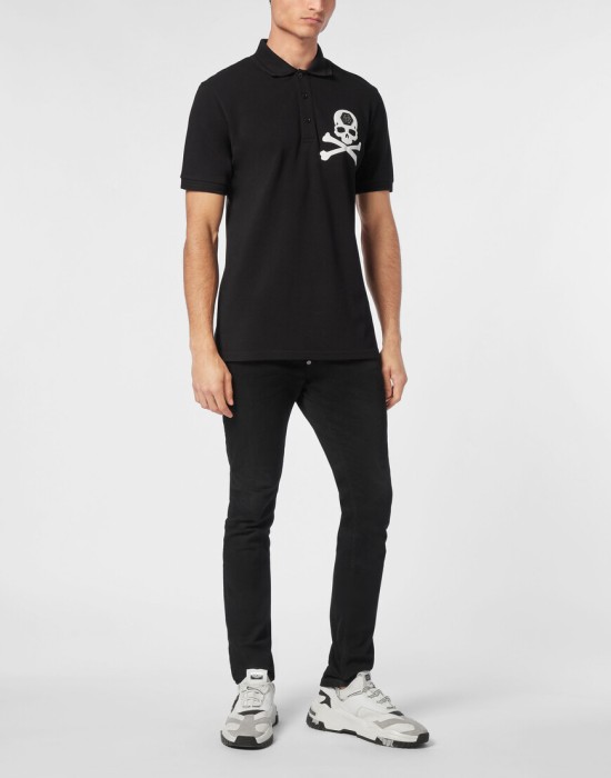 Товар черного цвета с внутренней стороны