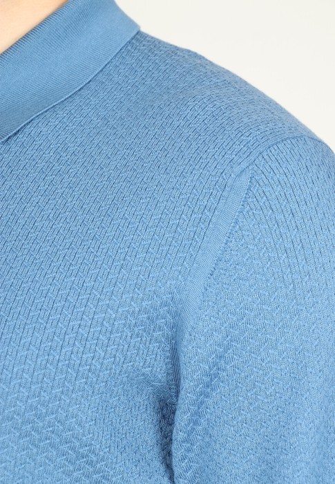 Товар голубого цвета с внутренней стороны