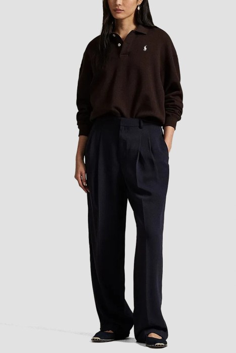 Товар коричневого цвета с внутренней стороны