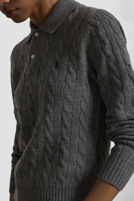 поло  из америки вид сбоку