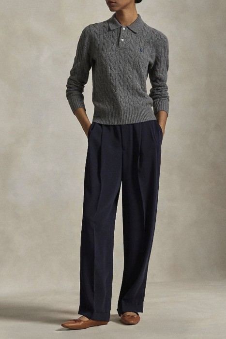 Товар серого цвета с внутренней стороны