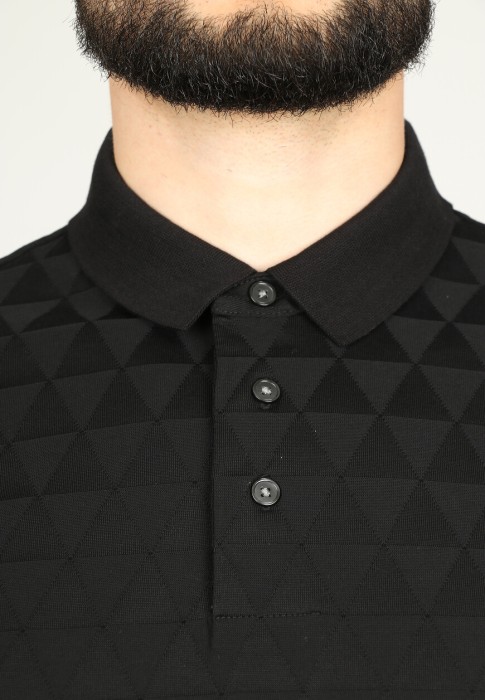 Товар черного цвета с внутренней стороны