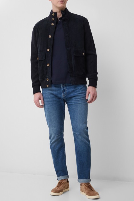 Товар синего цвета с внутренней стороны