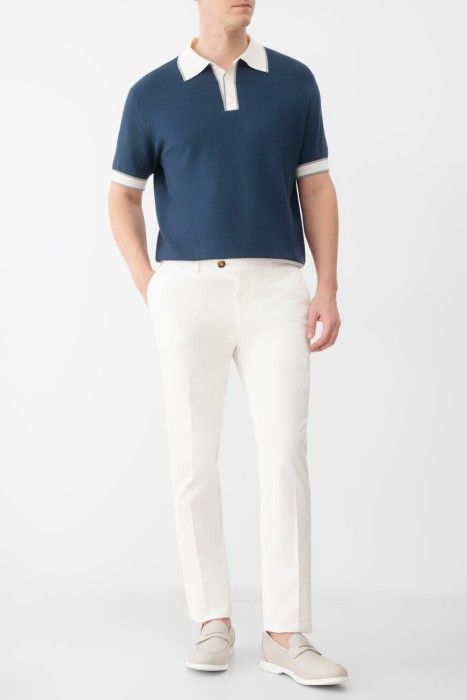 Товар синего цвета с внутренней стороны