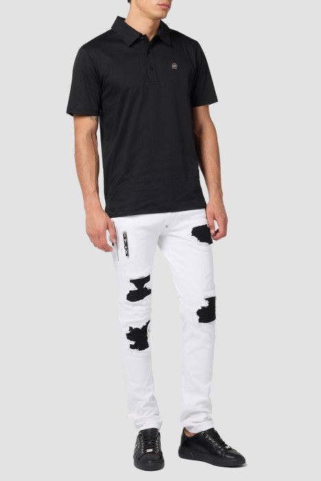 Товар черного цвета с внутренней стороны