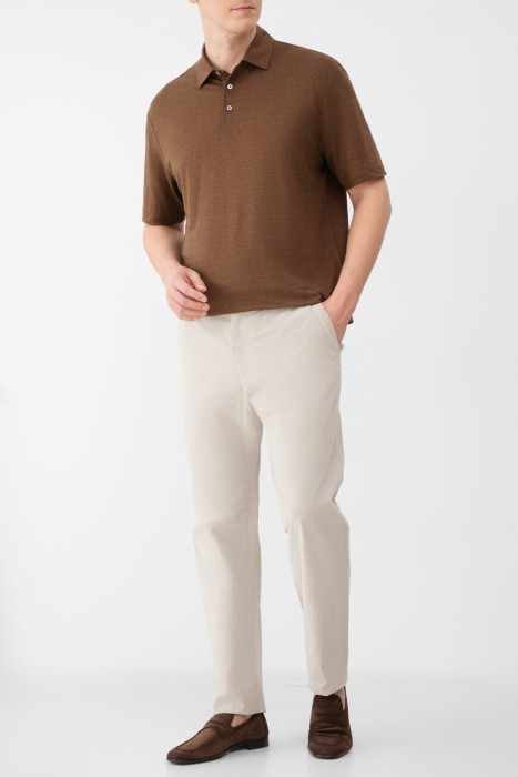 Товар коричневого цвета с внутренней стороны