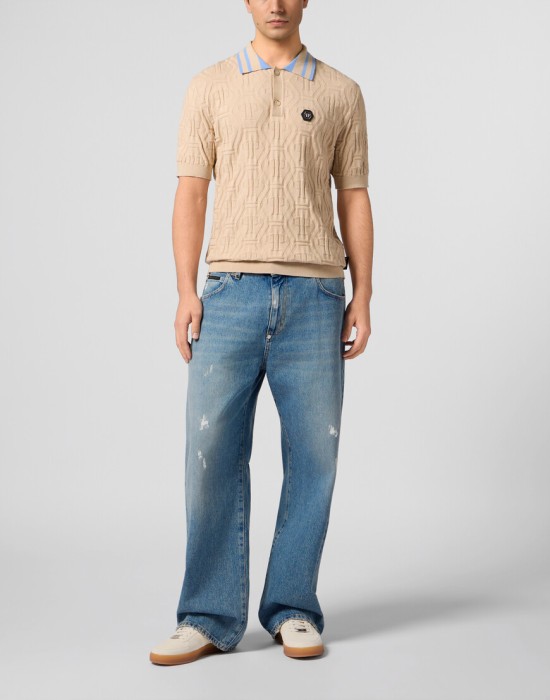 Товар бежевого цвета с внутренней стороны