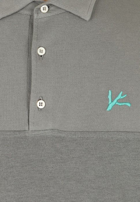 Товар серого цвета с внутренней стороны