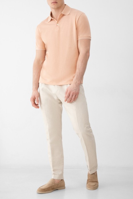 Товар оранжевого цвета с внутренней стороны