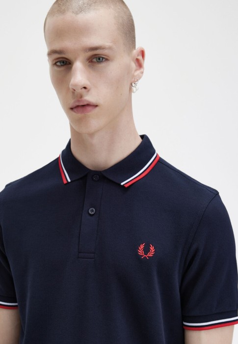 Товар синего цвета с внутренней стороны