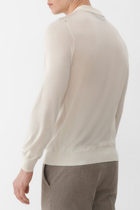 поло  по цене 68400 руб вид справа