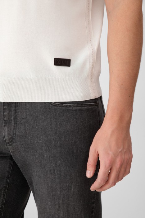 Товар белого цвета с внутренней стороны