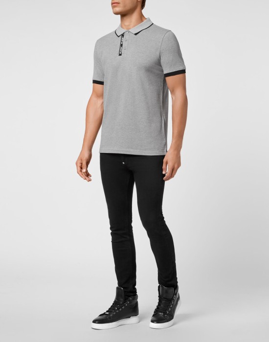 Товар серого цвета с внутренней стороны