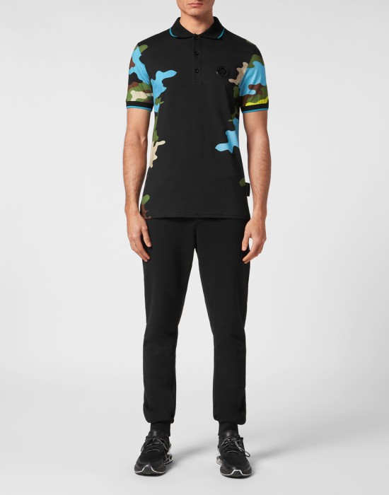 Товар черного цвета с внутренней стороны