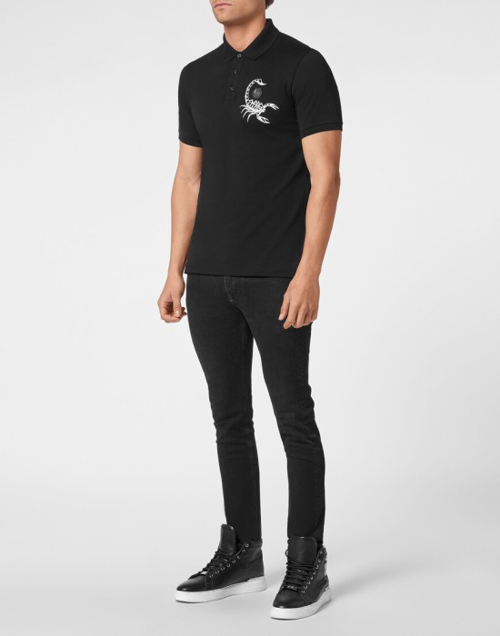 Товар черного цвета с внутренней стороны