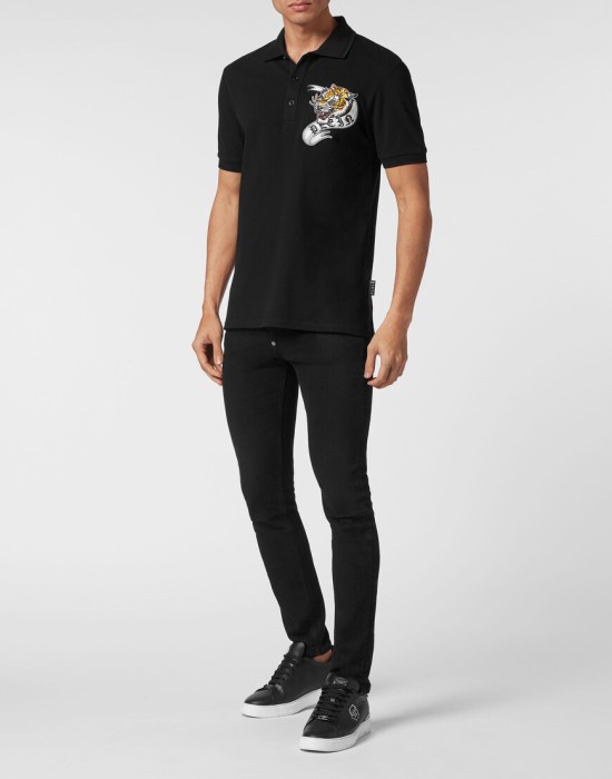 Товар черного цвета с внутренней стороны