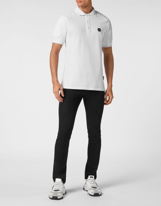 Товар белого цвета с внутренней стороны