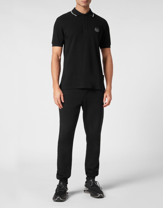 Товар черного цвета с внутренней стороны