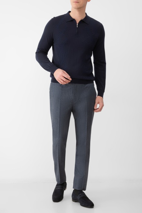 Товар синего цвета с внутренней стороны