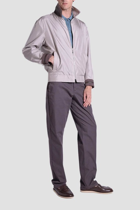 Товар зеленого цвета с внутренней стороны