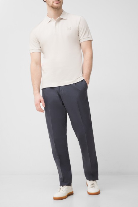 Товар бежевого цвета с внутренней стороны