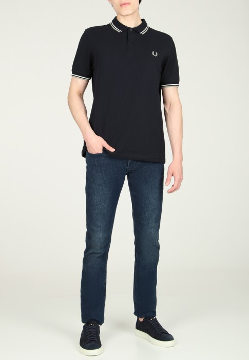 поло  от бренда fred perry вид слева