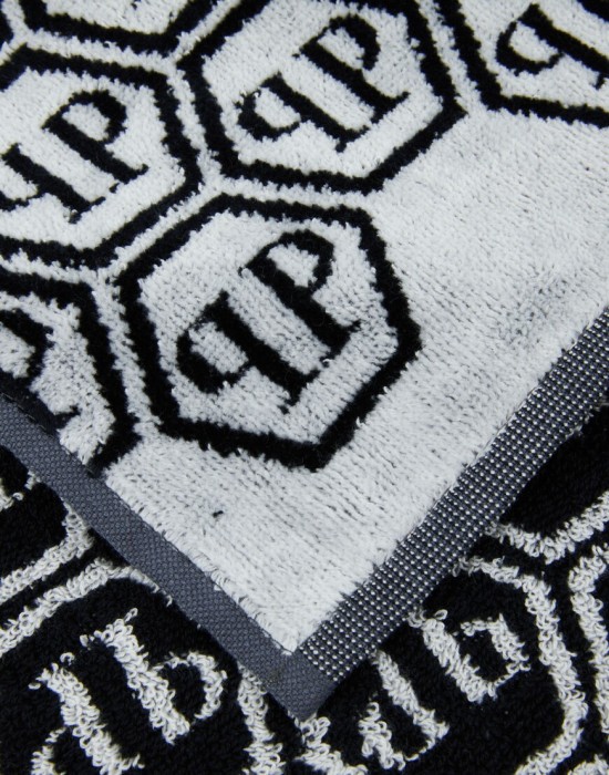 полотенце  от бренда philipp plein вид слева